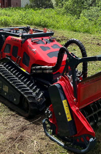 Robot debroussailleur à chenilles - RS50C+ et RS50VV - ROBOSLOPE - Moteur thermique Perkins - Pente 55°_0