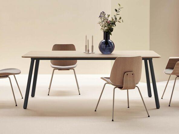 Table de réunion Tknika - design, jusqu'à 12 personnes - plan mélaminé 19 mm - piètement acier_0