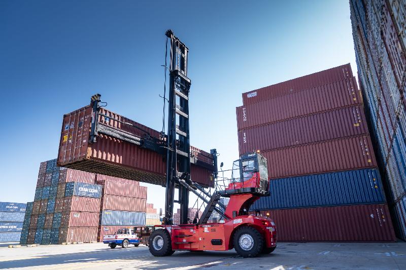 Matériels de manutention portuaire SDCYE90K7E5 - Chariots pour conteneurs vides avec moteur diesel contrôlé électroniquement_0