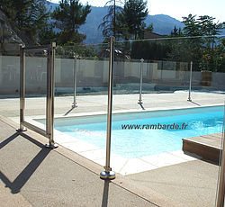 Barrière de piscine aquatic serenity / panneau en verre trempé / structure en inox