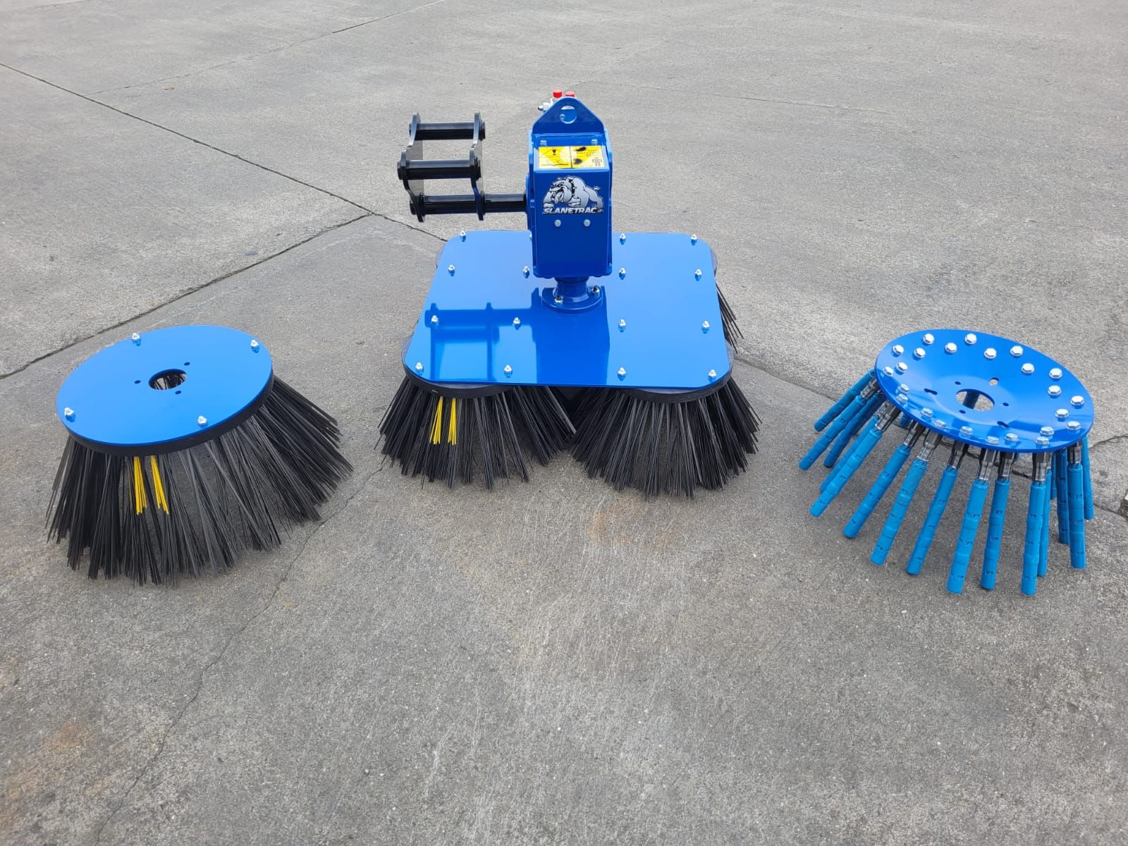 Brosse desherbage rb80 pour le nettoyage des chantiers, le désherbage non chimique sur les pavés_1