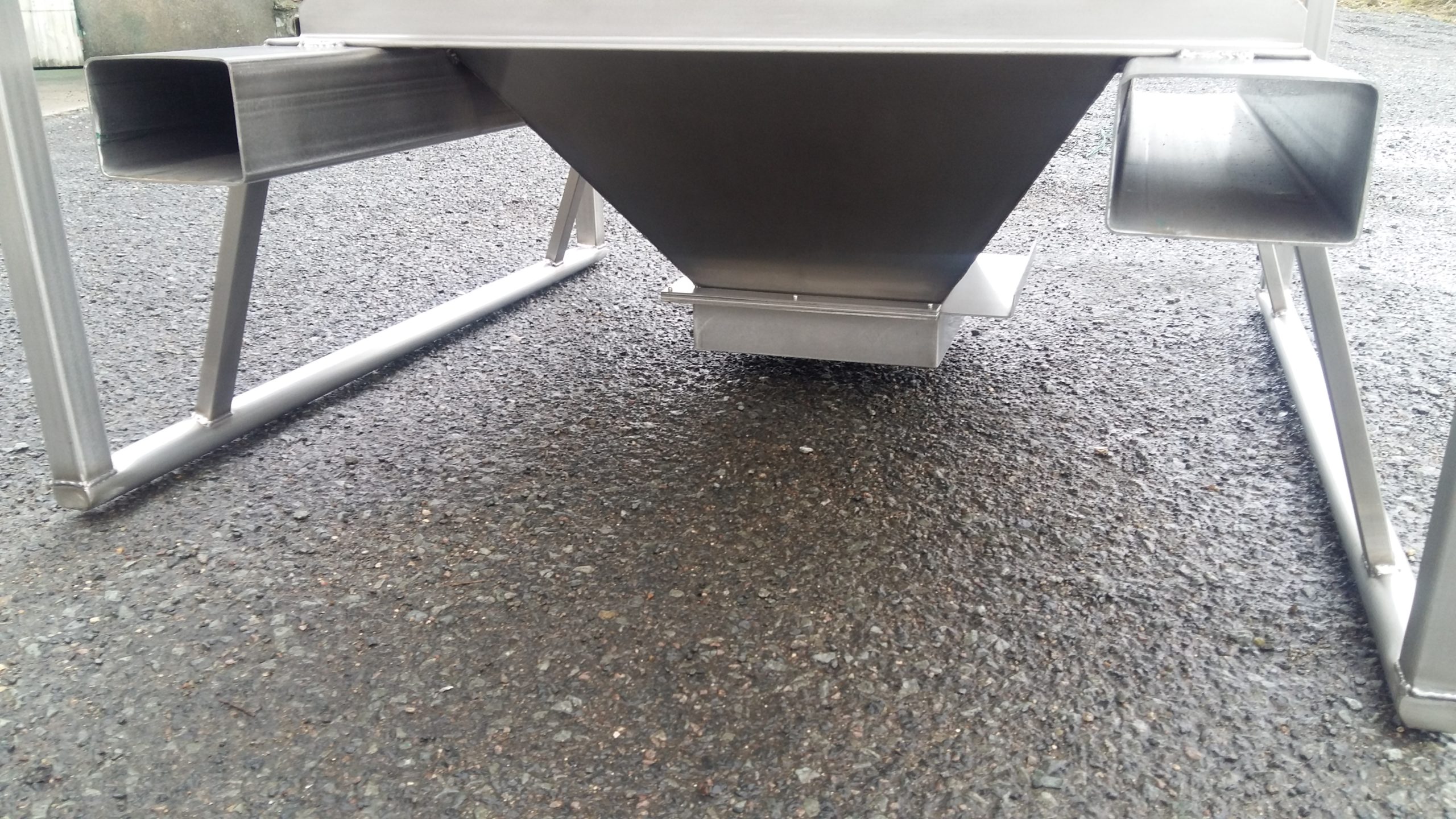 Trémie de stockage 2m3 - Sortie carrée verticale 300x300 - Gerbable et compatible accessoires_0