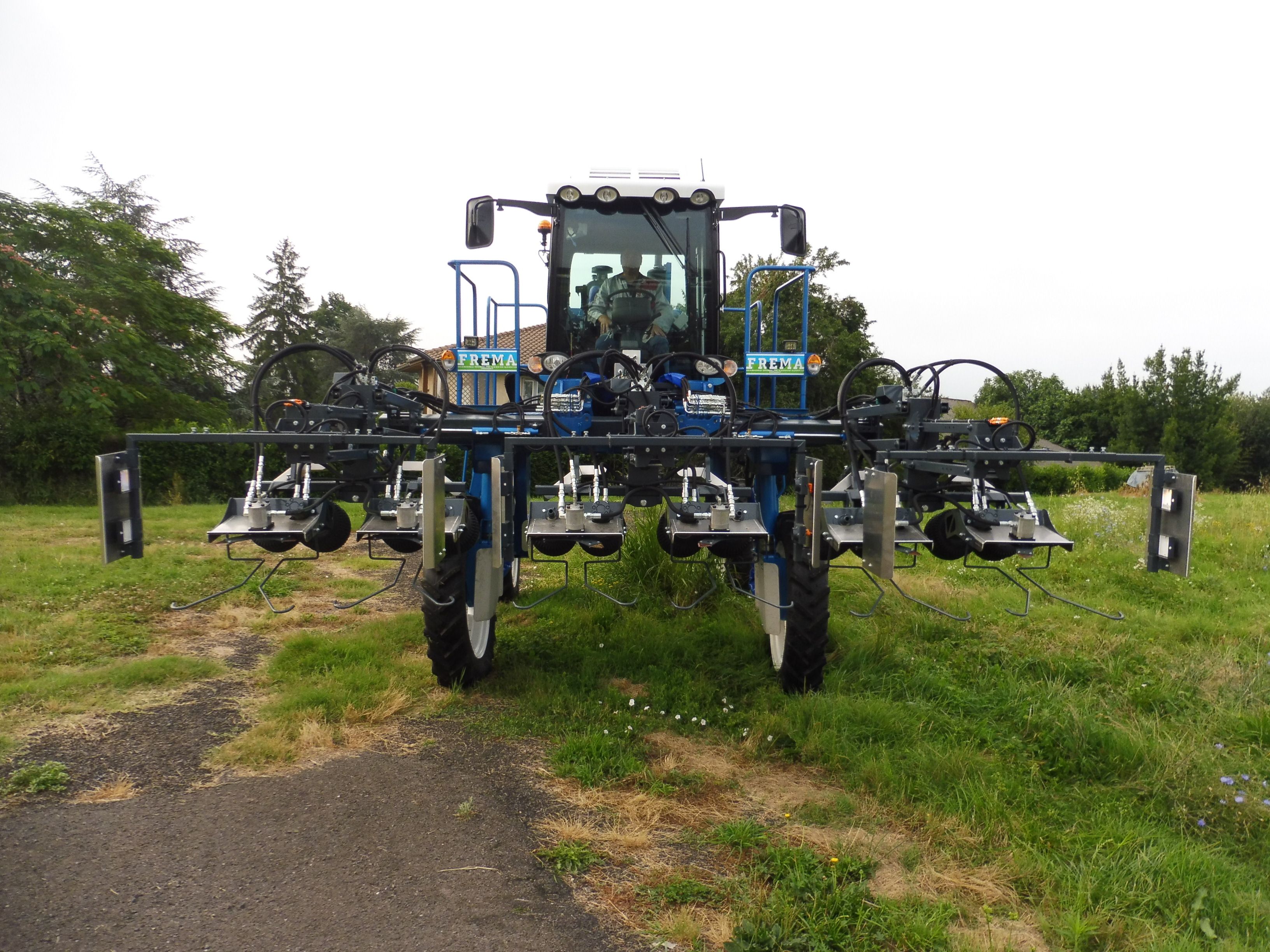 Falcon 100 - tracteur enjambeur - frema - 4 roues motrices avec système d’antipatinage_0