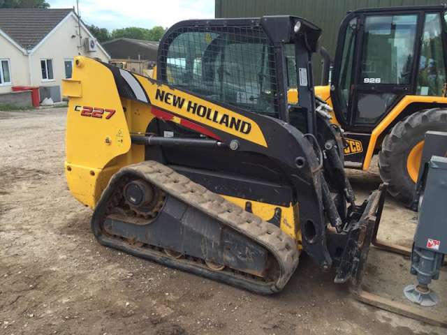 Mini-chargeuse newholland c227_0