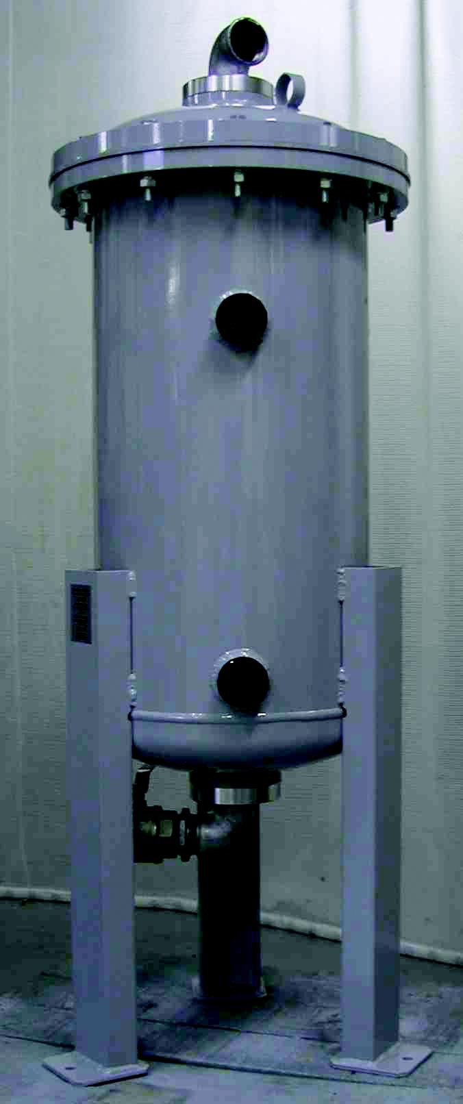 Séparateur à liquide - Cuve en acier peint ou inox avec fond supérieur démontable_0