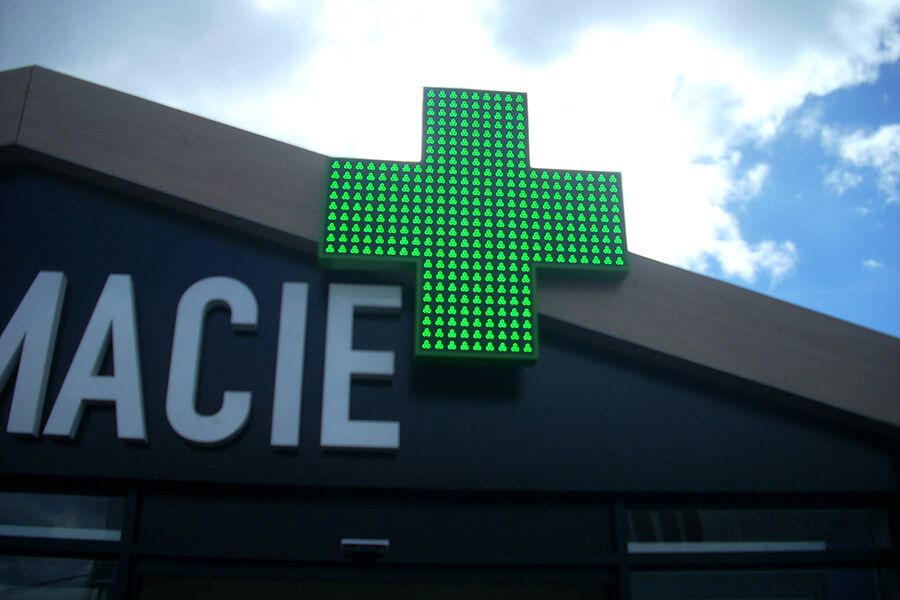 Enseigne pharmacie - croix à LED plexi néon - sur mesure avec animation clignoteur_0