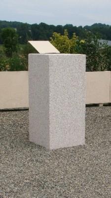 Corbeille de propreté en béton Kaola - garantie 10 ans - 110L - dimensions 55x55x120cm_0
