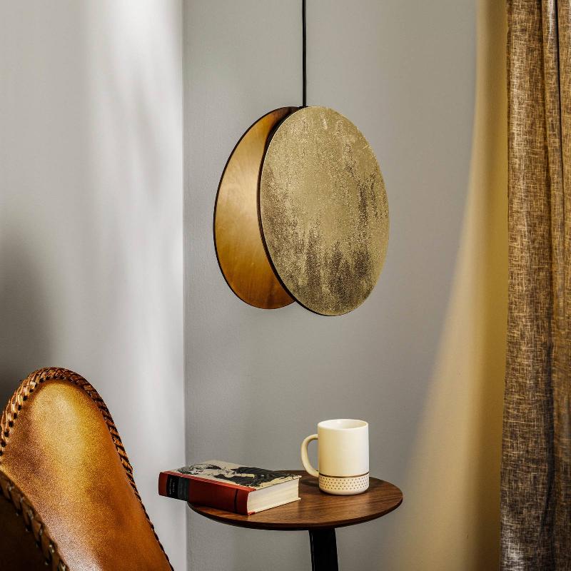 EULUNA SUSPENSION WHEEL EN BOIS PLAQUÉ, DORÉ