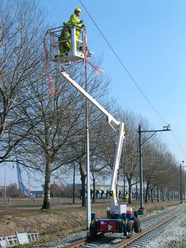 Équipement hydro-électrique ST120 pour intervention sur rail et route