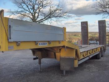 Semi-remorque porte-engins d'occasion n° 3674 - KAISER 1996 - 2 essieux - Plateau 7,60m - Rampes simples - Hydro tracteur_0