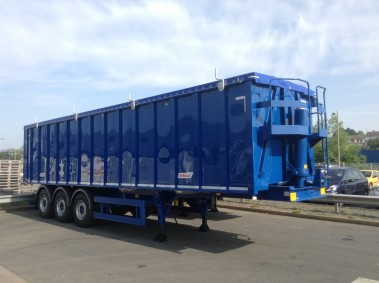 Camions bennes BulkLiner - grand volume - 49 à 58 m3 - bâchage à enroulement latéral_0
