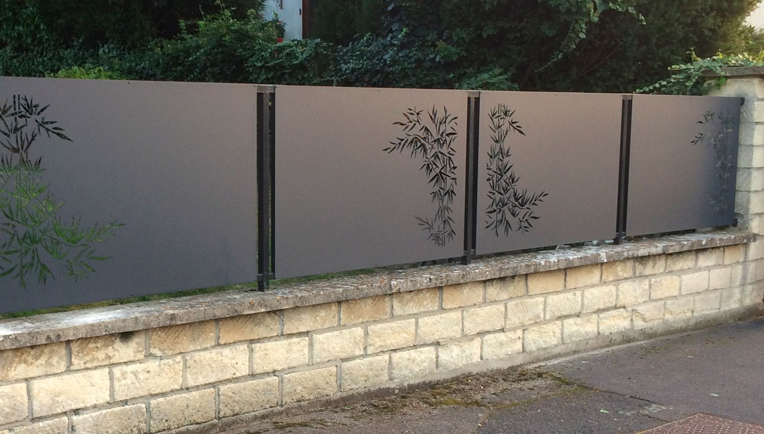 Claustra bambou en aluminium - RD Productions - occultation pleine avec personnalisation_0