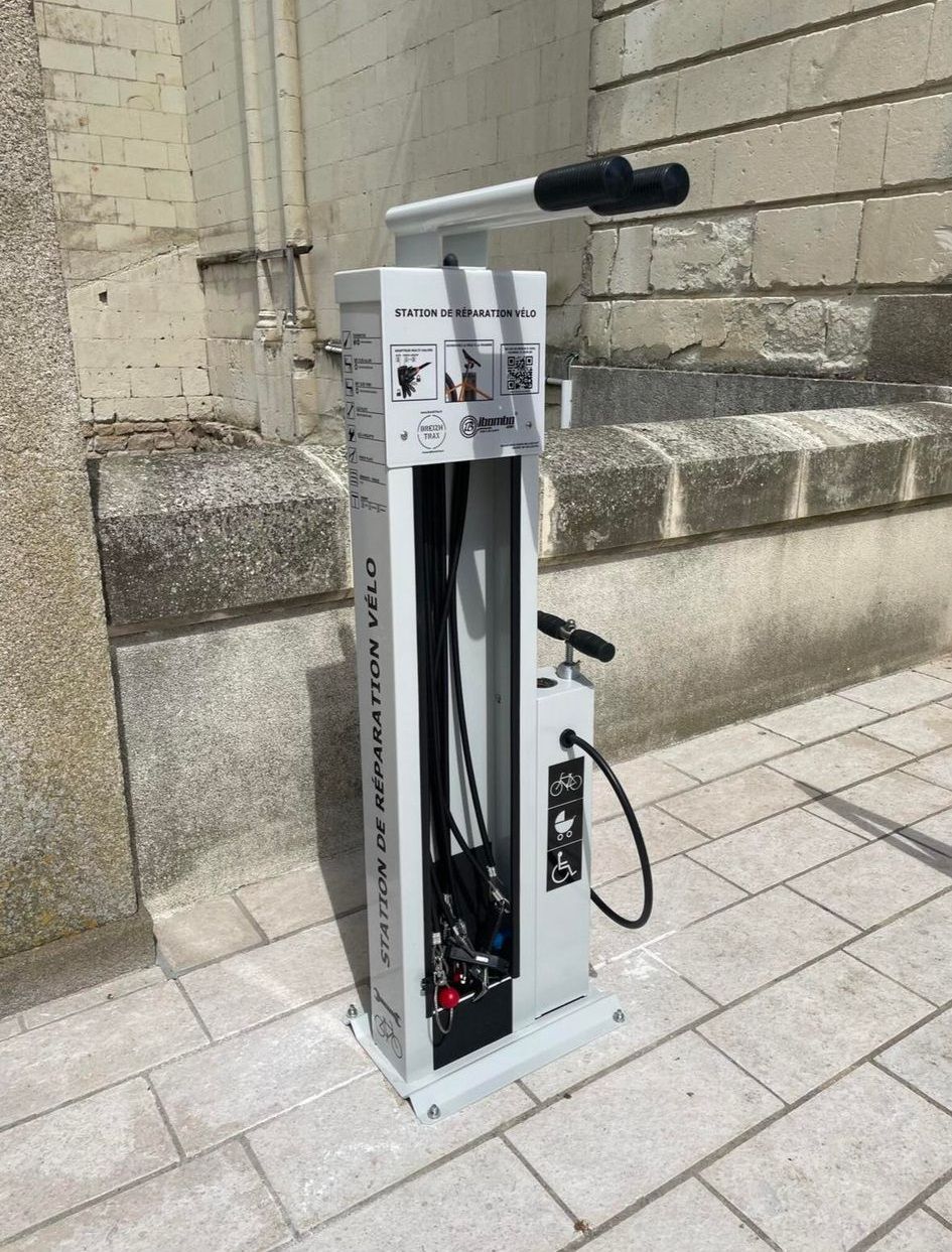 Station de réparation vélos pour collectivités avec pompe - Référence BTIBSCANDIC_0