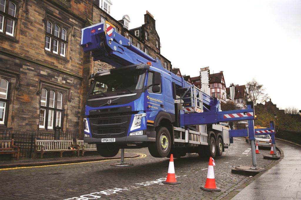 Gamme s-xdt camion nacelle - brontoskylift - 36 à 78 m_0