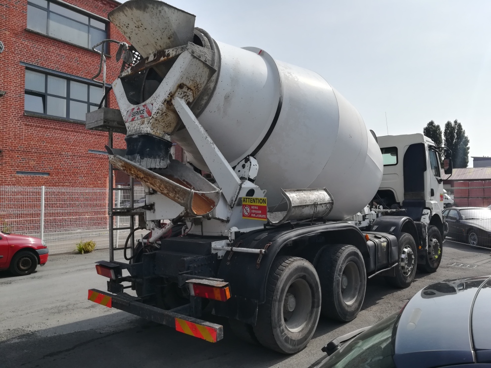 Renault Kerax 8x4 Malaxeur CB9 - 2002 - Occasion - 9 m3 - Euro 3 - 296200 km_0