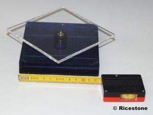 8B) PRÉSENTOIR TOURNANT CELLULE SOLAIRE.