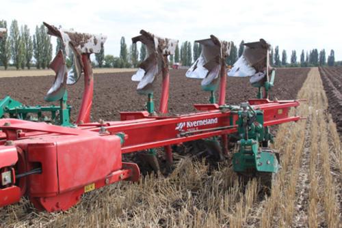 Charrue portée réversible kv 2500 b i-plough varilarge®    -  kverneland_0