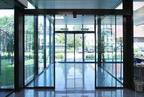 Portes coulissantes automatiques TORMAX - confort et sécurité pour tous les bâtiments_0
