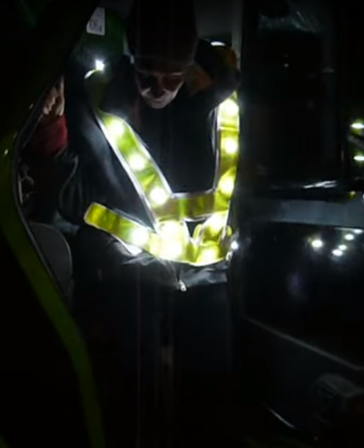 Baudrier de chantier à LED réfléchissant - 24 LEDs, EN471 Classe 2, ajustable et imperméable_0