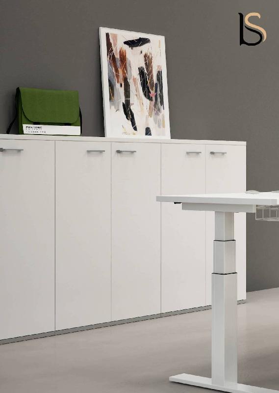 Armoire de bureau avec portes battantes - Quadrifoglio - Hêtre, Gris anthracite, Avec socle de finition_0