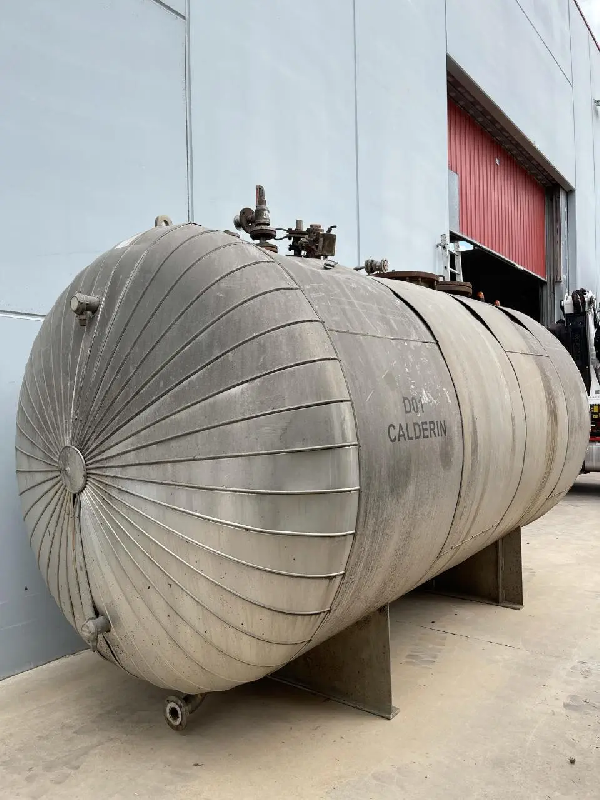 Cuve inox 316 d'occasion 10 000 litres avec échangeur 18 m2_0