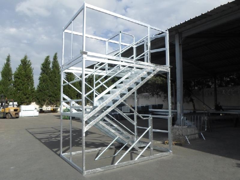 Escalier de chantier provisoire - sécurisé, robuste et modulable pour accès en hauteur_0