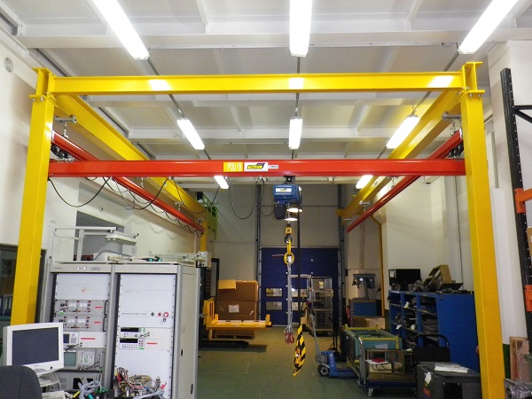 Palan - électrique 380V ou 220V - à chaîne ou à câble - avec équilibrage électrique ou pneumatique_0