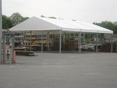 Tente de stockage fermée classique / structure fixe en aluminium / ancrage au sol avec platine / 25 x 10 x 4 m_0