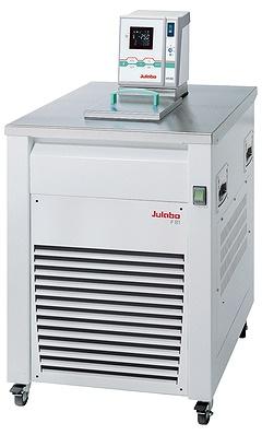 Ultracryostat à circulation JULABO F81-ME réf 9162681 - Pour régulation de température interne ou externe - Plage de -81 à 100°C_0