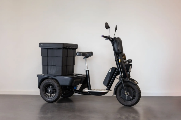 Tracteur électrique autoporté compact avec caisson sécurisé Black box - Capacité 100kg -Cobrane A1_0