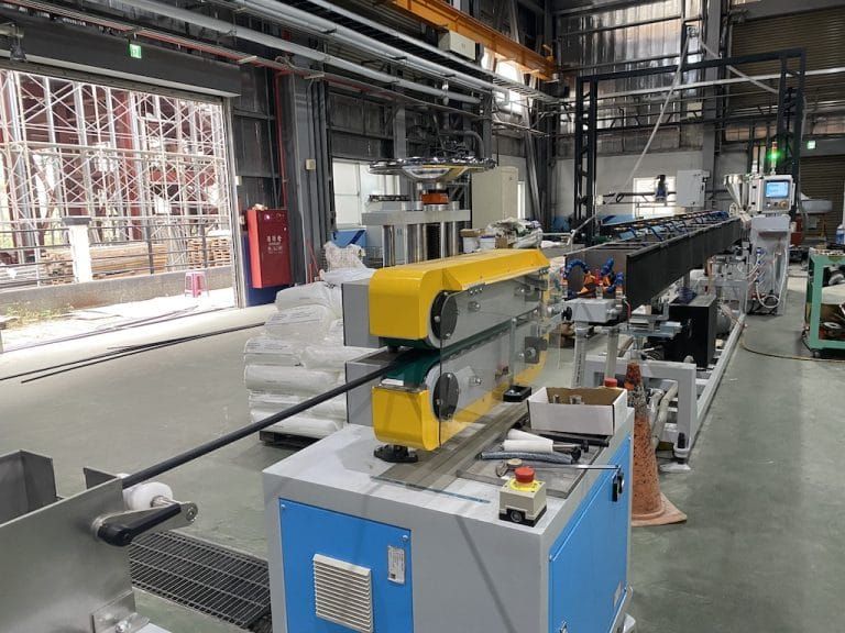 Ligne d'extrusion de tuyaux renforcés en PVC EMS-75 - Everplast - haute production et conception à deux couches_0