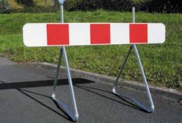 Barrage K2 - Signalisation temporaire de position de travaux avec inscription «FIN DE CHANTIER»_0