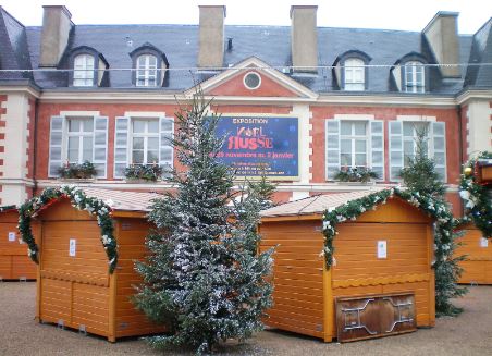 Chalet en bois pliable authentique - Montage rapide pour marchés de Noël - Personnalisable depuis 1996_0