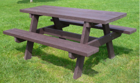 Table de pique-nique parc / plastique-composite / 180 x 140 x 75 cm / livrée montée ou prémontée_0