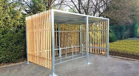 Abri ouvert bois 4m, idéal pour accueillir les collaborateurs des petites structures, capacité entre 6 et 8 vélos_0