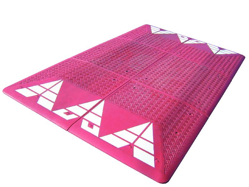 Coussin berlinois - 6 ou 8 éléments - 3 x 1.80 m - coloris rouge ou noir_0