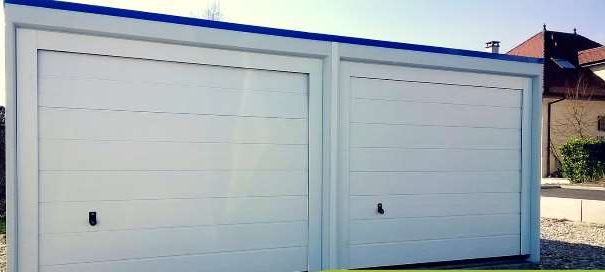 Garage double béton / toit plat / porte sectionnelle verticale / blanc_0