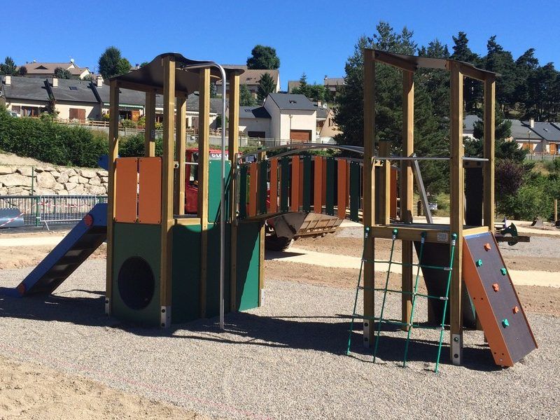 Structure de jeux combinées pour enfants de 2 à 8 ans - PLAYCOMBI 4 - Réf E442-12 - 22 joueurs - GPE_0
