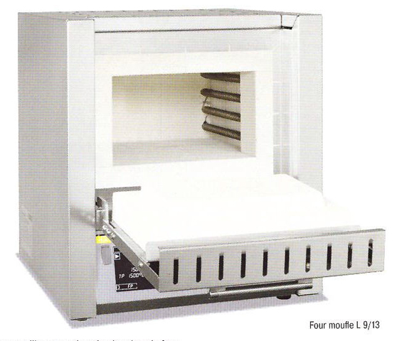 Four moufle a isolation brique 1300 watts porte a battant nabertherm_0