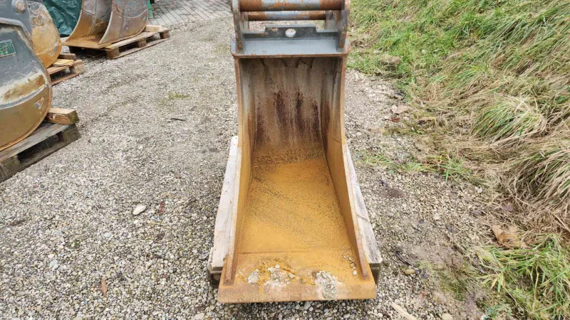 Godet de creuse tiltrotateur Egli ETL-TR 160-600 - OilQuick OQ 65 - MZG-4403587 - Année 2022_0