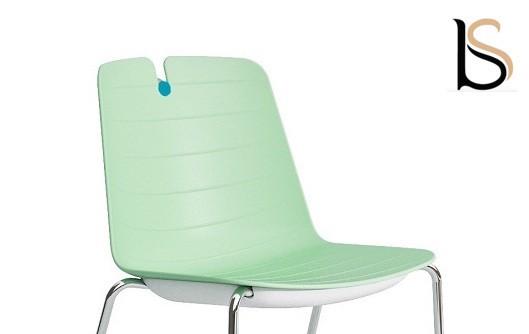 Chaise Mindy avec pied pyramidal - Mobel Linea. - Vert pistache_1