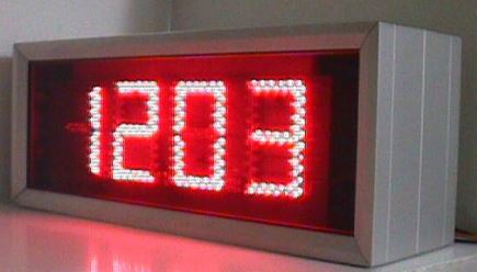 Indicateur numérique Géant, existe en plusieurs modèles standards - Capacité d'affichage de 9999 points - Série INTG_1