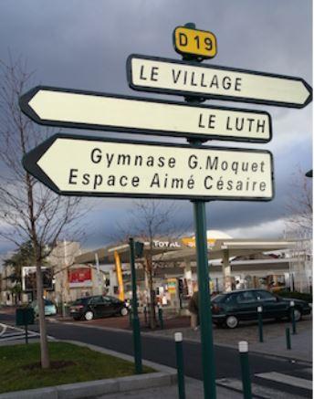 Signalisation directionnelle SD1 - sur accotement ou trottoir avec supports adaptés_0