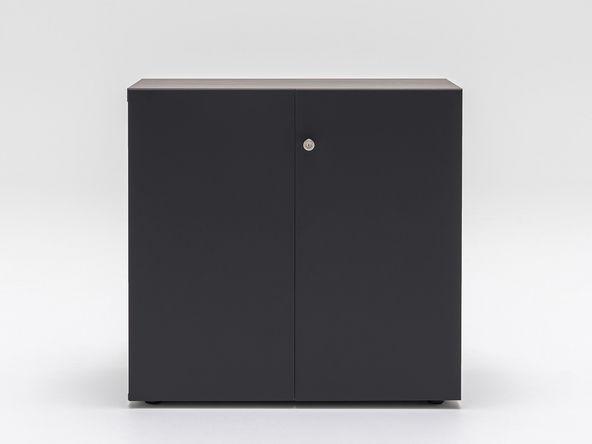 Armoire basse portes battantes stratifié mat Mito - L90 x P45 x H88 cm - Poignées grises, serrure et clés_0
