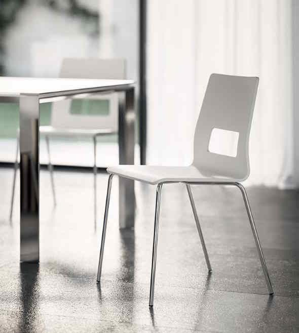 Chaise empilable polypro Celsius - coque en multiplis de hêtre, options de rembourrage et piètement chromé_0