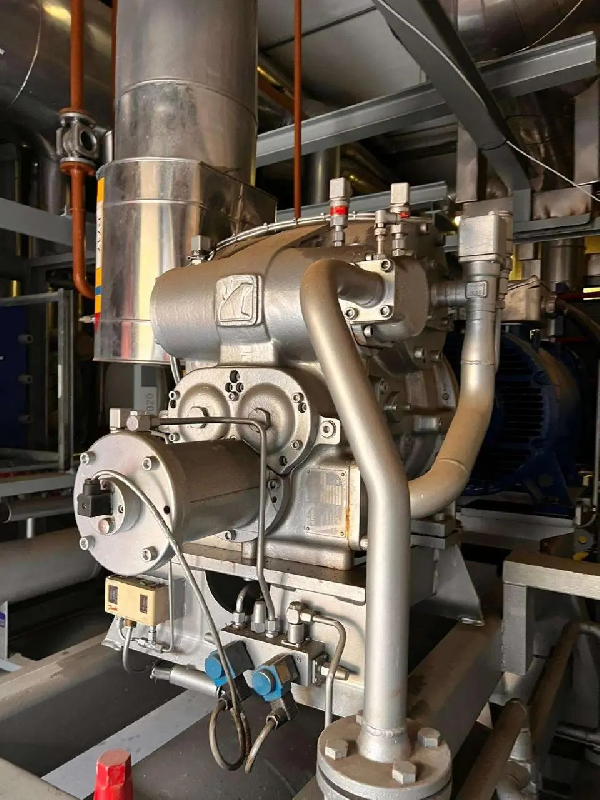 Groupe froid york refrigeration s163 311 kw 70 m3h utilisé_0