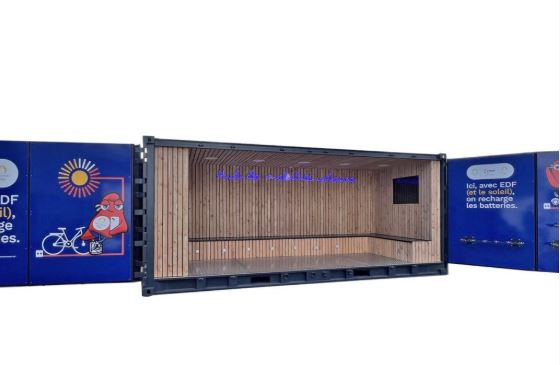 Hub de recharge autonome pour téléphones portables : équipé d'un écran TV - installation rapide et personnalisable_0
