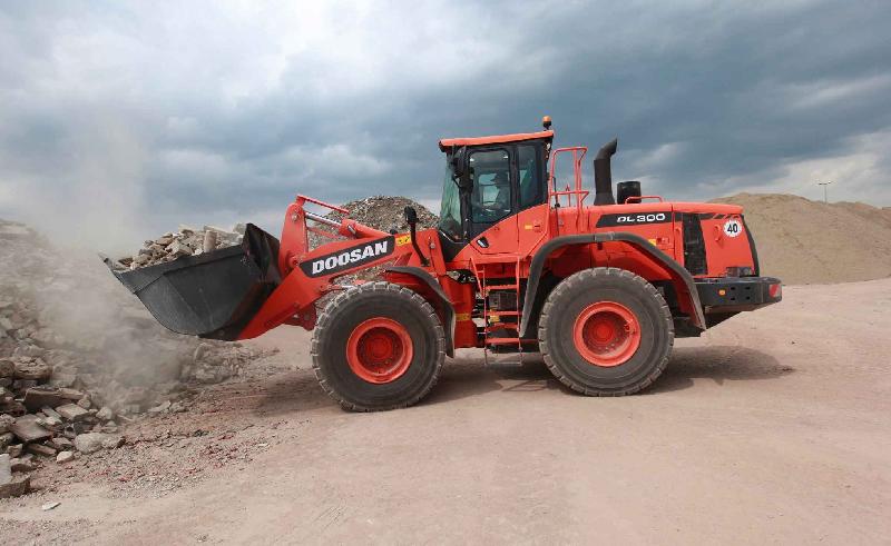 Chargeuses sur pneus Doosan DL300-3 - 271ch - godet 3m3_0