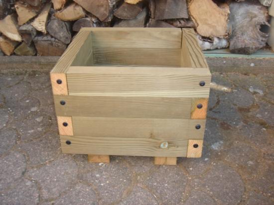 Bac en bois carré 38 litres - Bois Auvergnat - Assemblage manuel par vis inox invisible_0