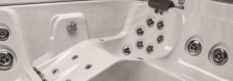 J-500 - Spa Jacuzzi avec design innovant et hydromassage performant_0